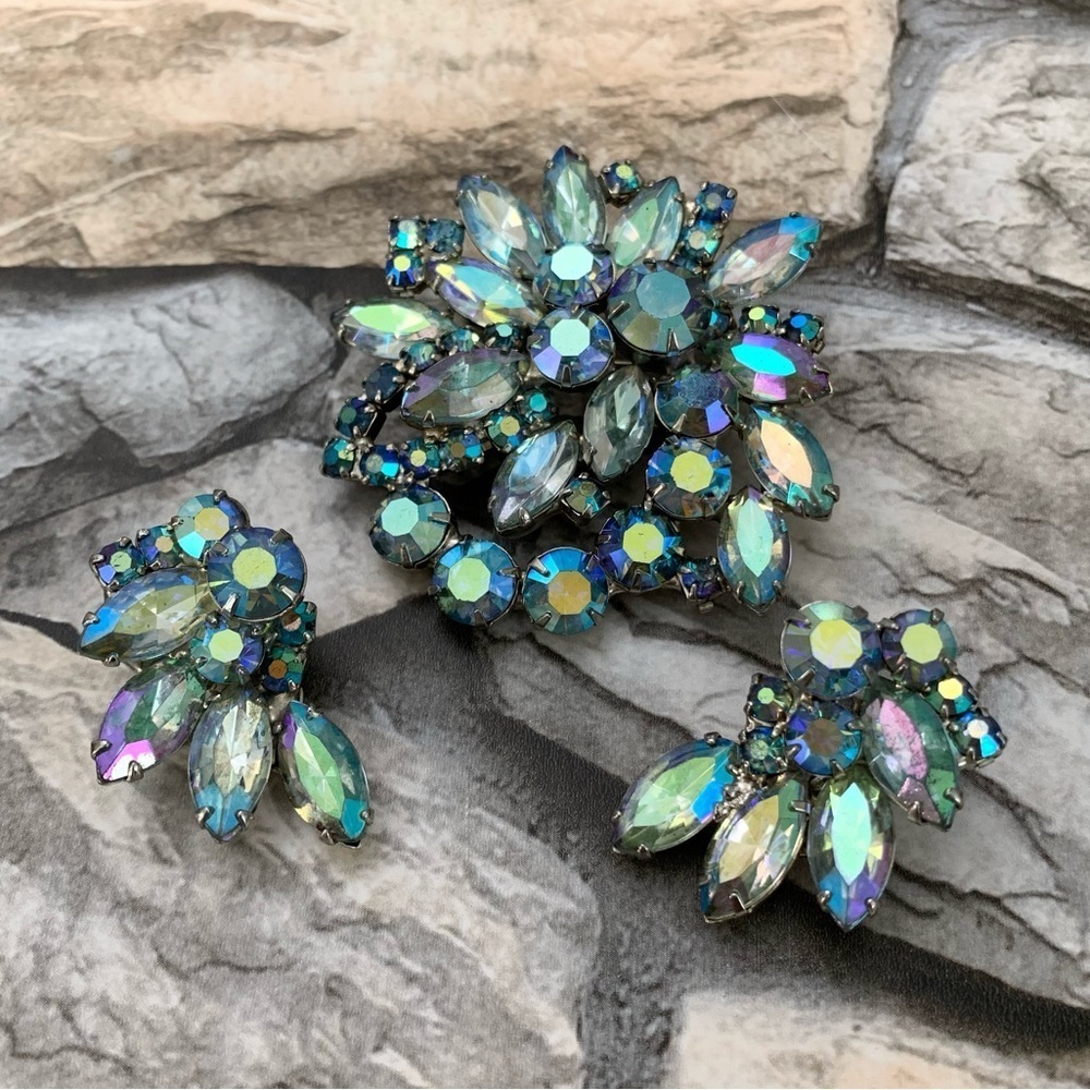 Vintage Art Glass Aurora Borealis Blue Silver Brooch Pin Clip Earrings Unsigned - Picture 9 of 11